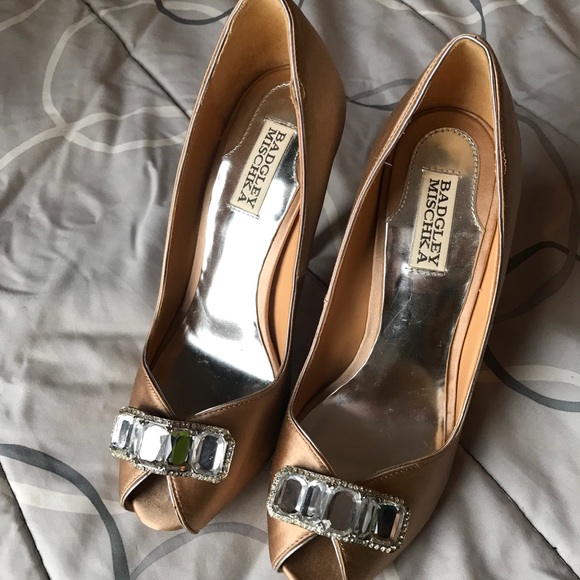 Gold nude pump heels Badgley Mischka bridal - Picture 5 of 10